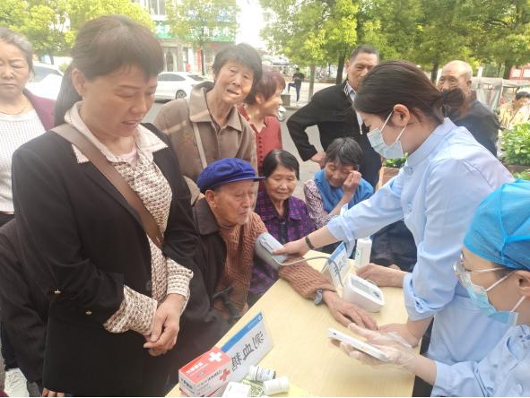 百姓健康系我心，黨員服務(wù)進(jìn)社區(qū)